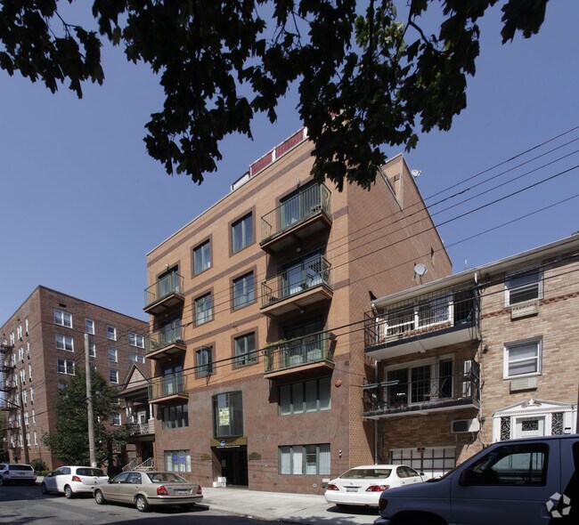 Building Photo - 1819 E 13th St