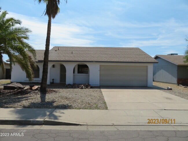 Building Photo - 613 W Westcott Dr