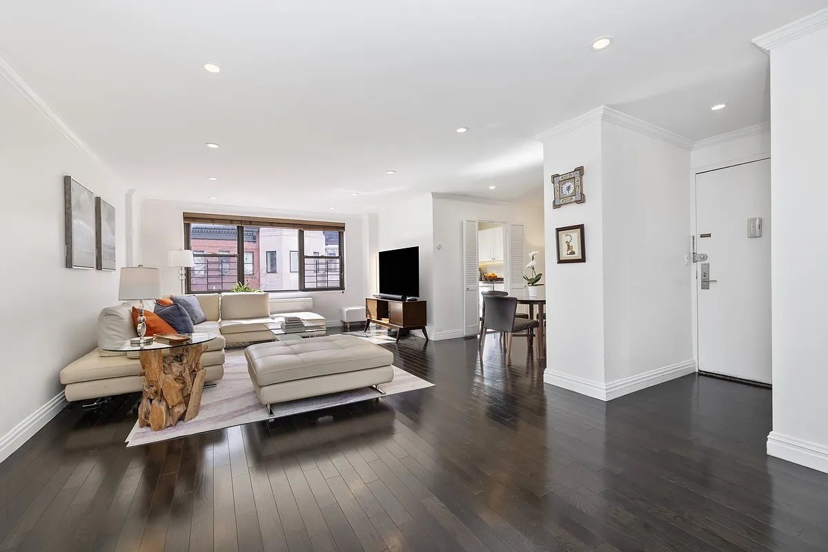 Foto principal - 301 E 69th St