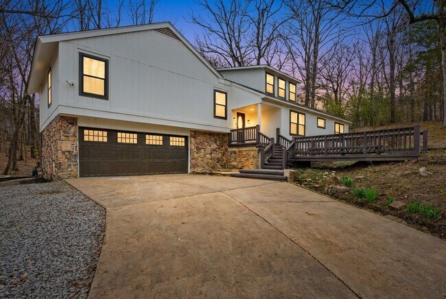 Building Photo - 9345 Rocky Woods Dr