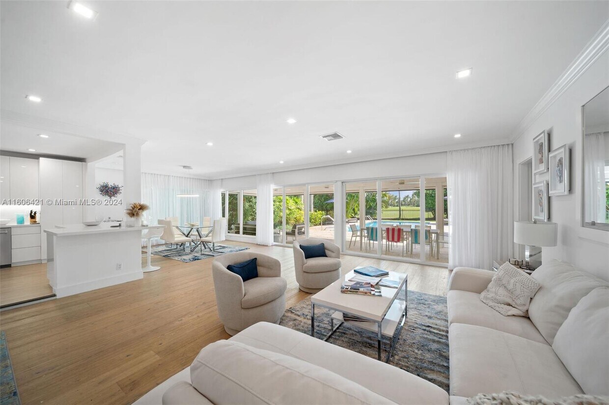 Foto principal - 440 W 62nd St