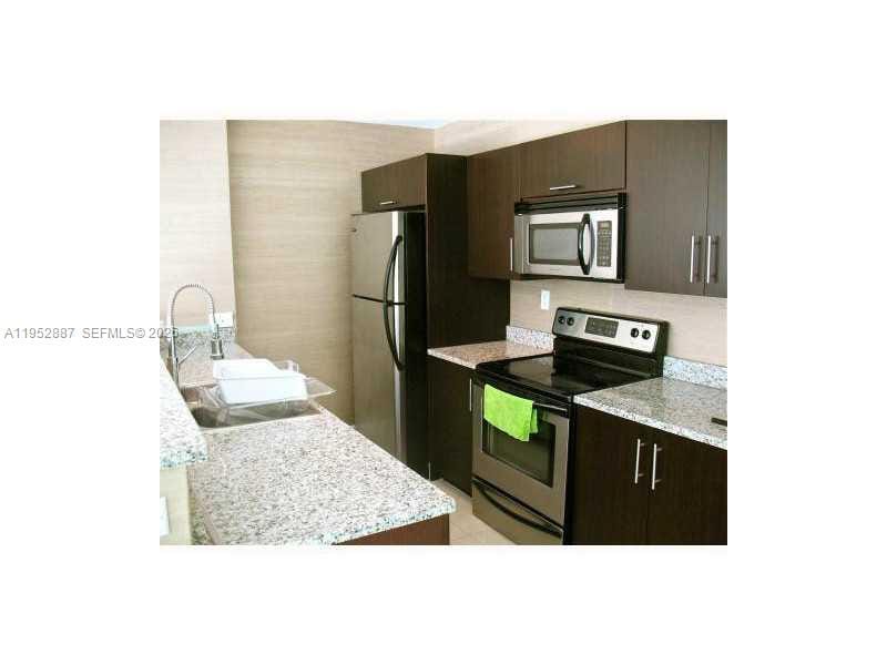 Foto del edificio - 2694 Inagua Ave