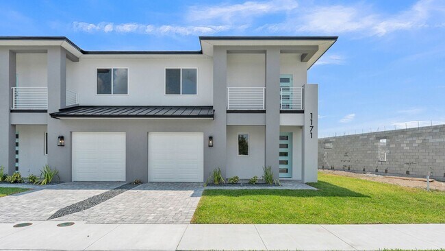 Foto del edificio - Stunning New Construction Villa for Rent Near Lake John