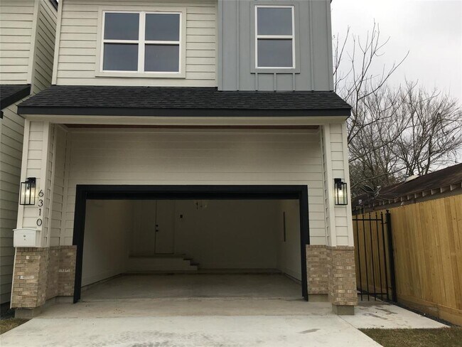 Building Photo - 6310 Norland St