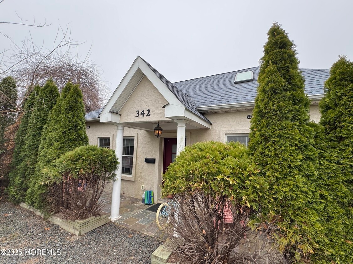 Primary Photo - 342 Elberon Blvd