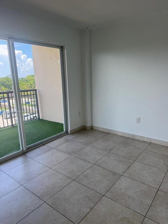 Foto del edificio - 2647 NW 25th Ave