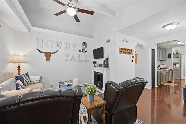 Building Photo - 5213 Lovell Ave
