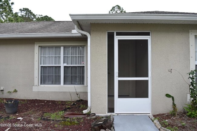 Building Photo - 2749 Freehold Ave SE