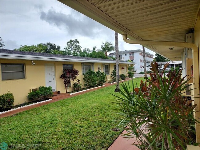 Foto del edificio - 2241 Monroe St