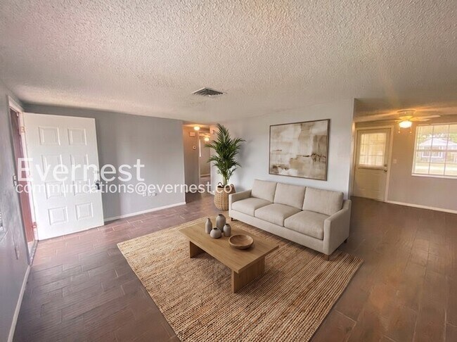 Foto del edificio - 6723 Ranchwood Loop