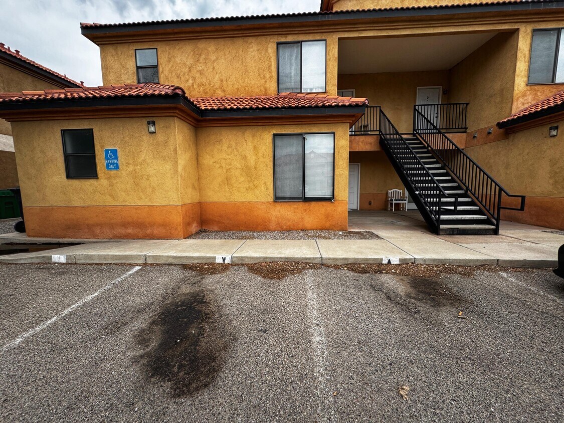Primary Photo - 1105 Meadowlark Way SE