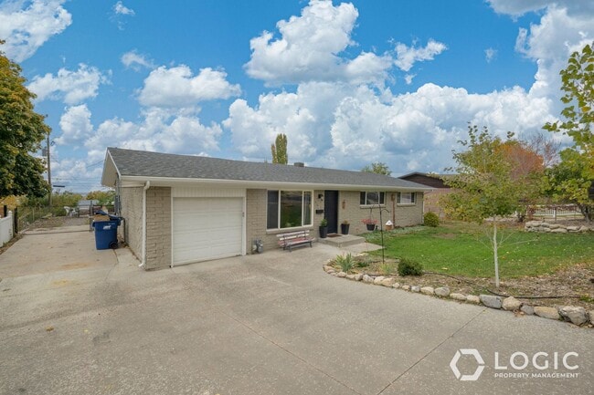 Building Photo - Gorgeous Home in Great Location!