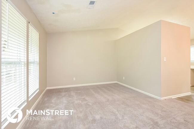 Foto del edificio - 3935 Wood Path Dr