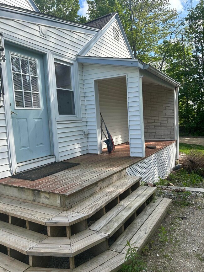 Foto del edificio - 293 Bear Hill Rd