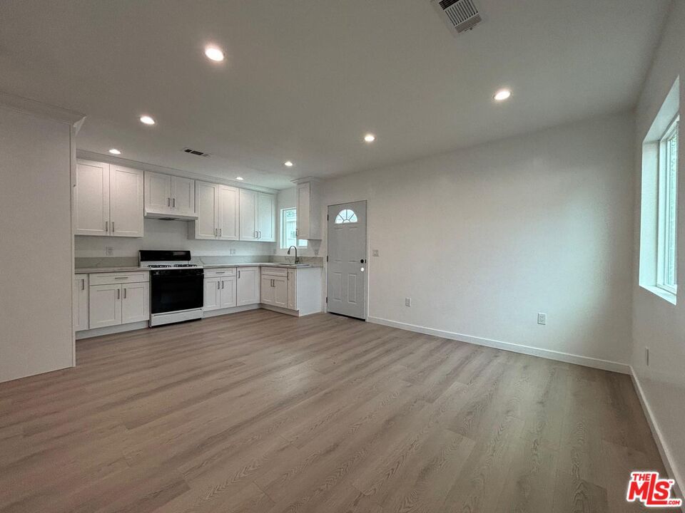 Primary Photo - 800 Raleigh St