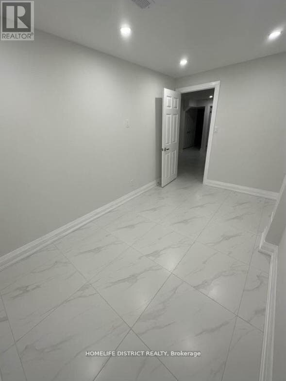 Building Photo - 51 Sharpe Cres