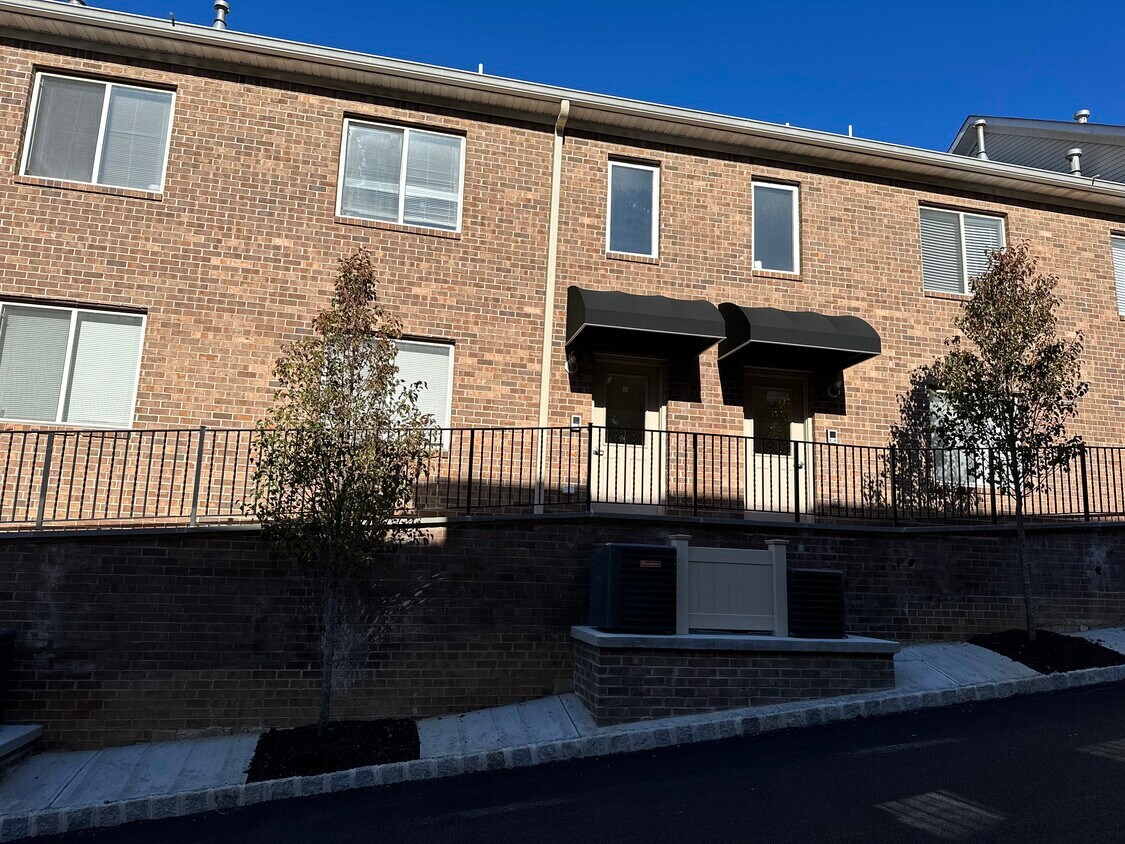 4 Lane Ave Apartments in Caldwell, NJ
