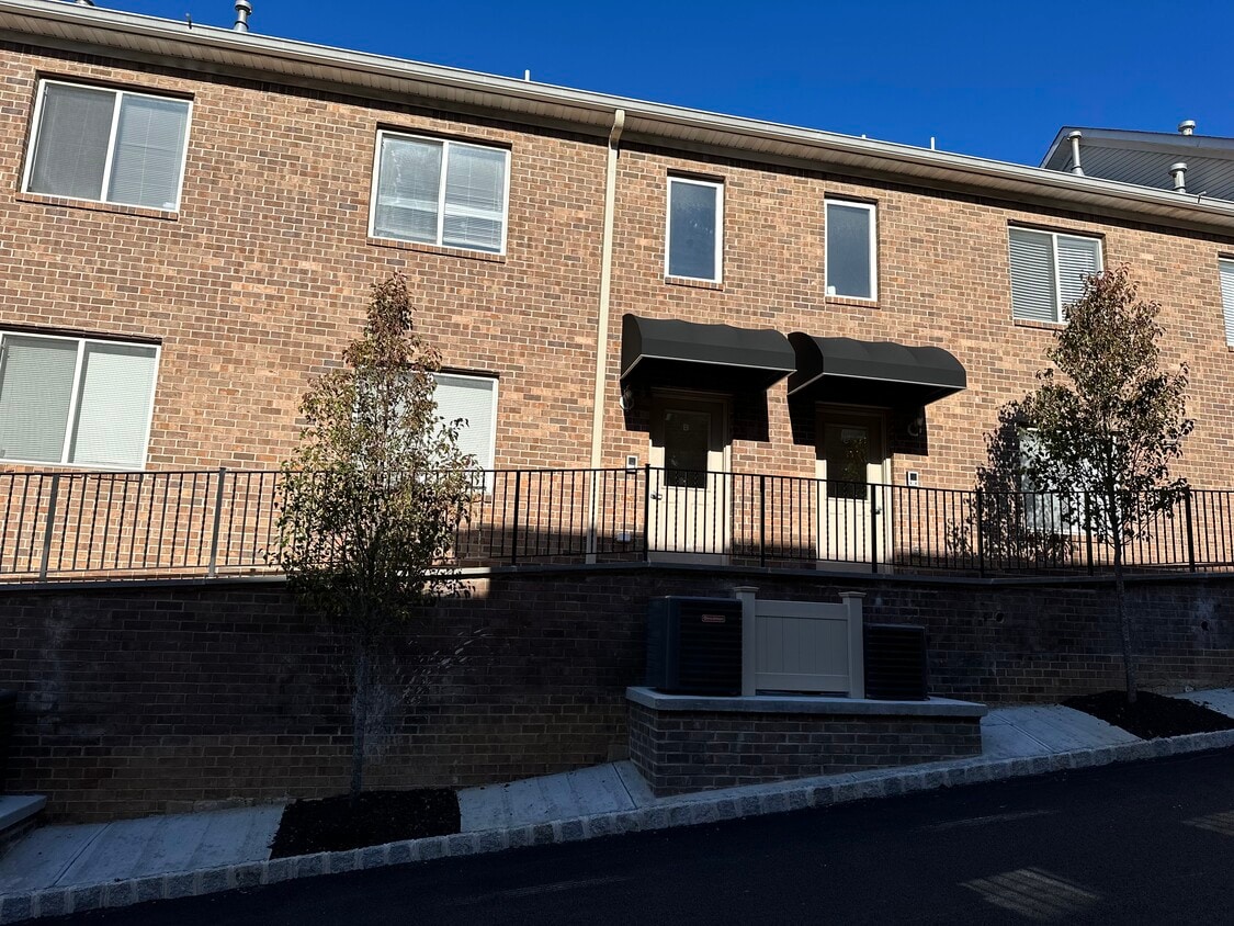 4 Lane Ave Apartments in Caldwell, NJ