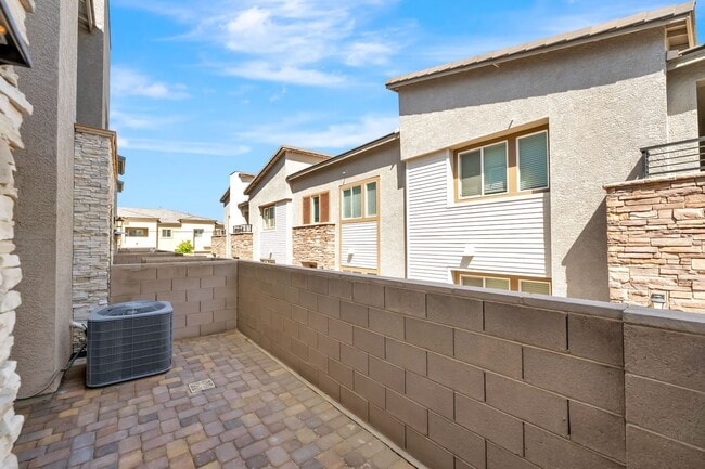 Building Photo - Modern Cadence Townhome with Sleek Finishes & Open-Concept Living!