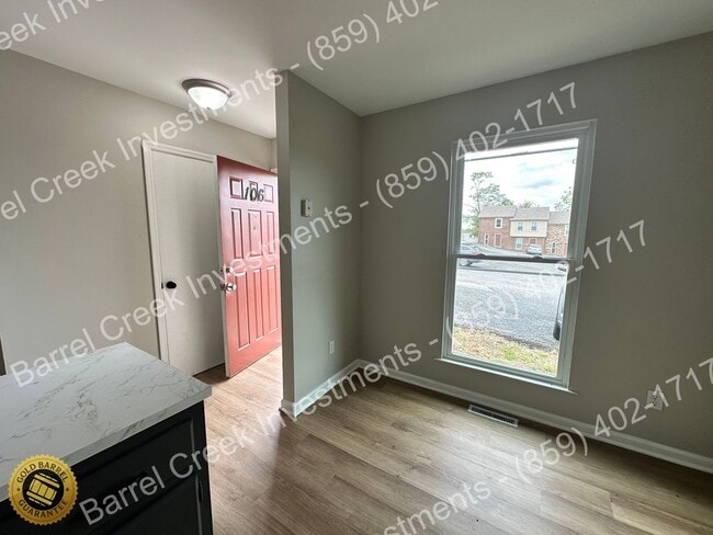 Foto del edificio - 2-Bed 1.5-Bath Townhome