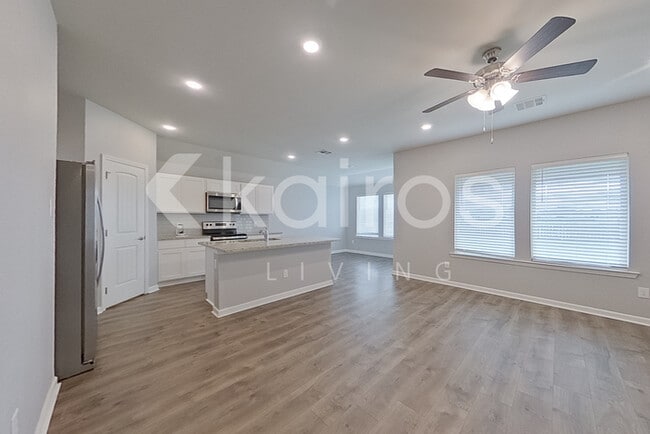 Building Photo - 123 Yardley Ct