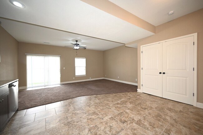 Foto del edificio - 3916 NW 94th St
