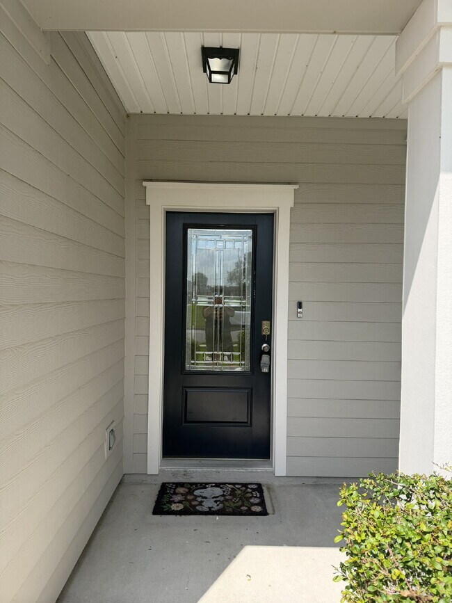 Foto del edificio - For Rent- Beautiful Home with 4 Bed, 2.5 Bath, PLUS a loft in Northside Jacksonville!