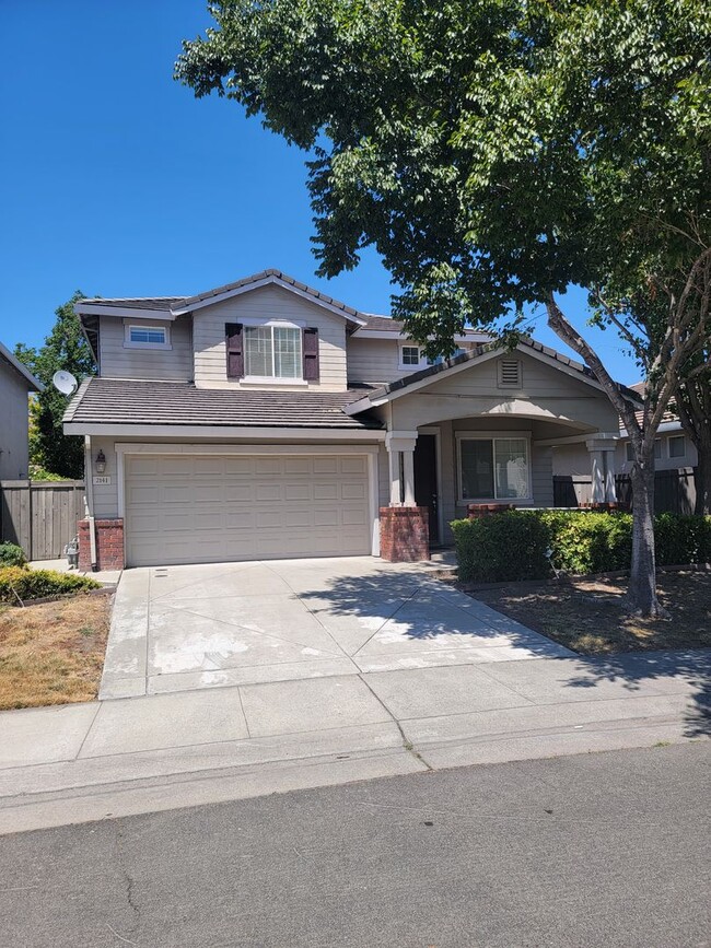 Foto del edificio - Natomas Park 5 bedroom 3 full bath home av...