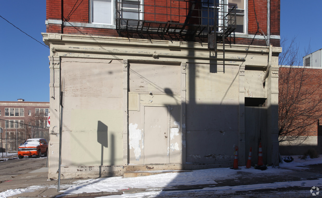 Building Photo - 1721 Baymiller St