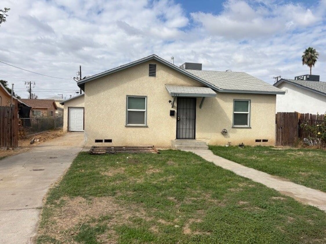 Building Photo - 2 Bedroom/1 Bath Home - $1395 Per Month!