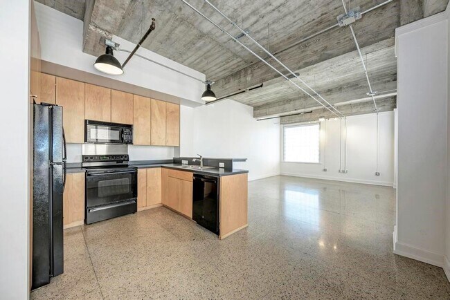 Building Photo - 710 Colorado St