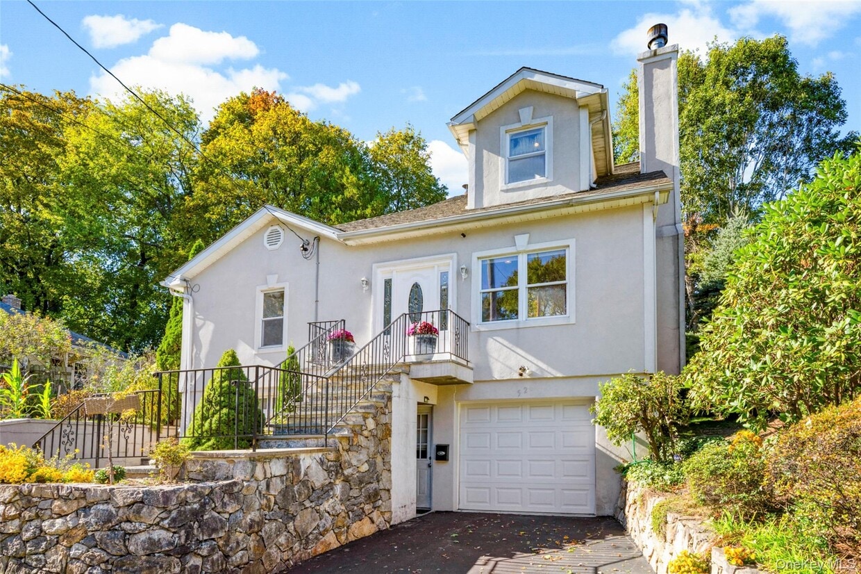 Primary Photo - 528 N Wagner Ave