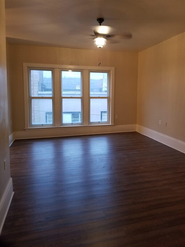 Foto del edificio - 139 N 4th St