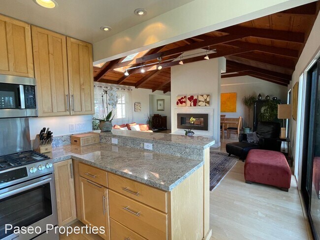 Building Photo - 4 br, 2.5 bath House - 211 California Ave