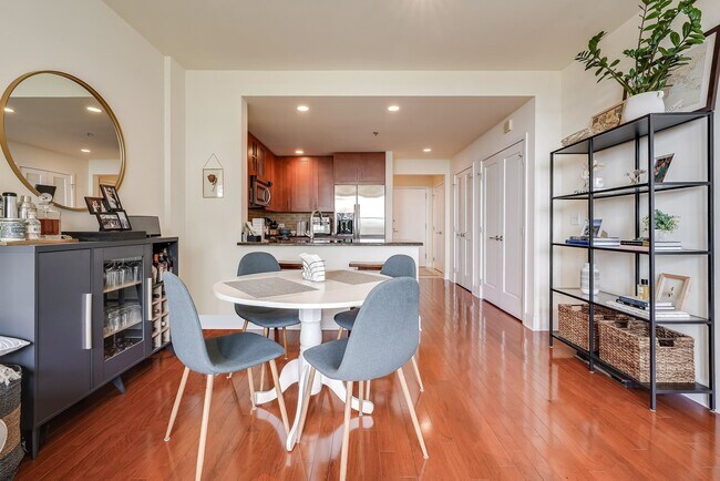 Foto del edificio - 1125 Maxwell Ln