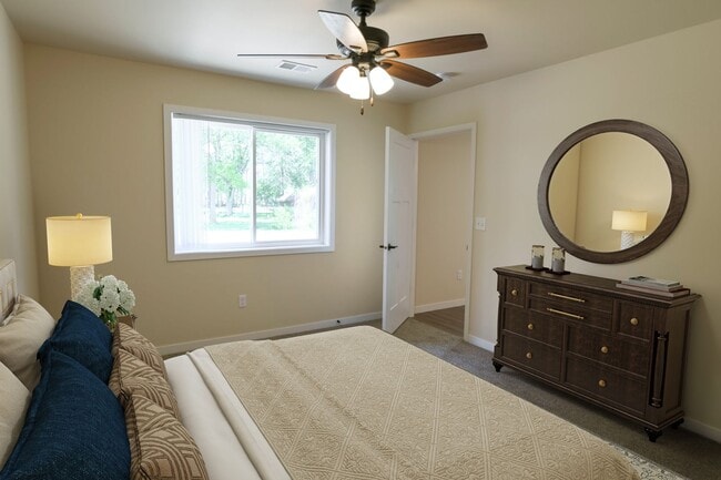 Building Photo - River Trail Estates - Half Off Security De...