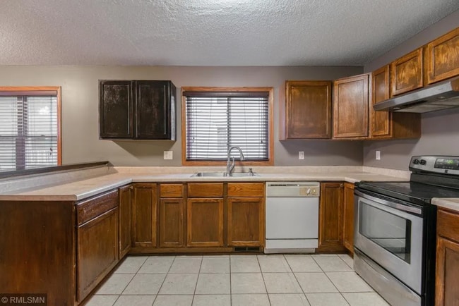 Kitchen 2 - 309 Aurora Ave