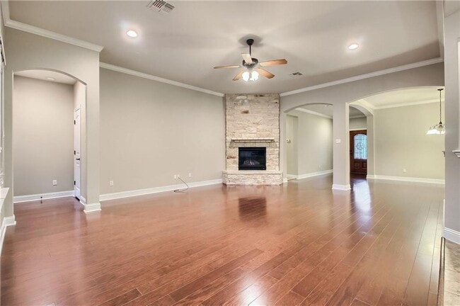 Building Photo - 8700 Evelina Trail