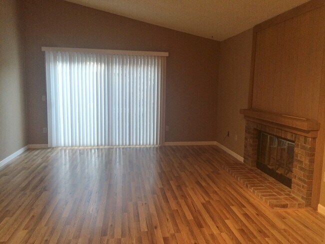 Foto del edificio - 625 Sheffield Road - Move In Special - 30%...