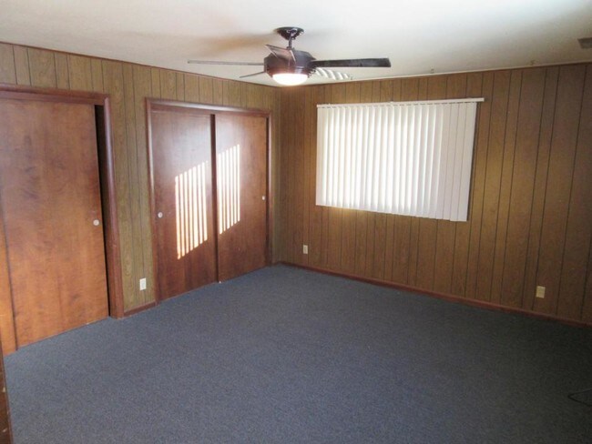 Building Photo - 1632 Lloyd Ln