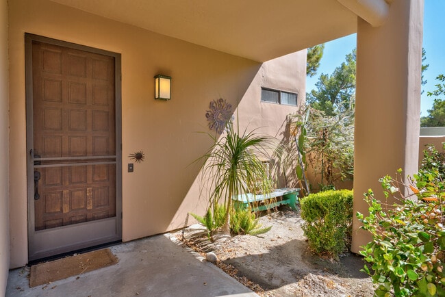 Building Photo - 28916 Isleta Ct