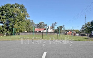 Building Photo - 115 Church Aly