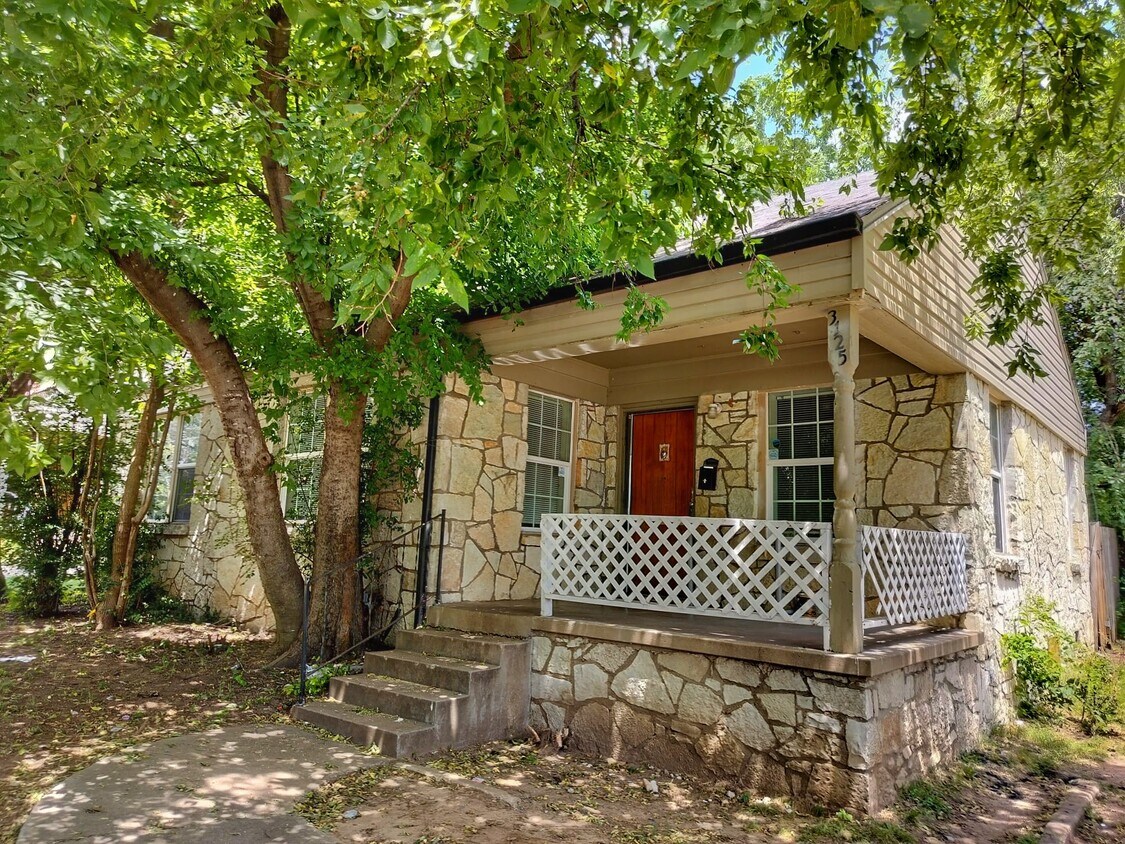 Primary Photo - 3125 Drexel Ct