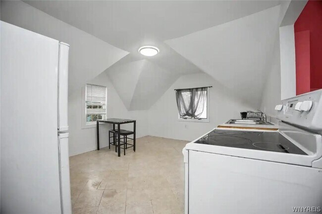 Foto del edificio - 485 Porter Ave