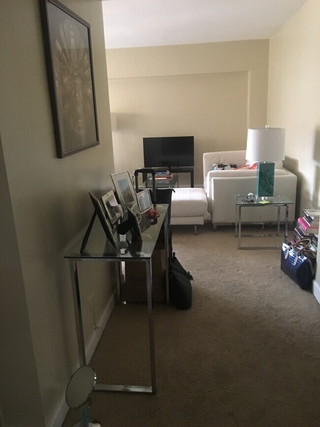 Foto del edificio - 4970 N Marine Dr