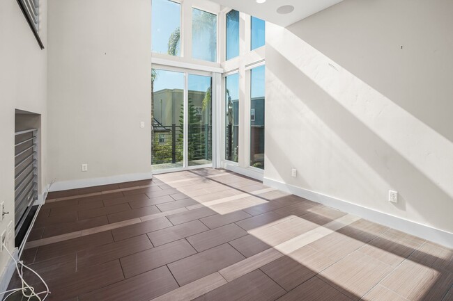 Building Photo - Resort Style 2B Townhome in Origen at Civi...