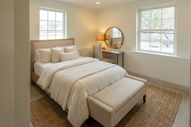 Foto del edificio - Beautifully Renovated 1 Bedroom Apartment