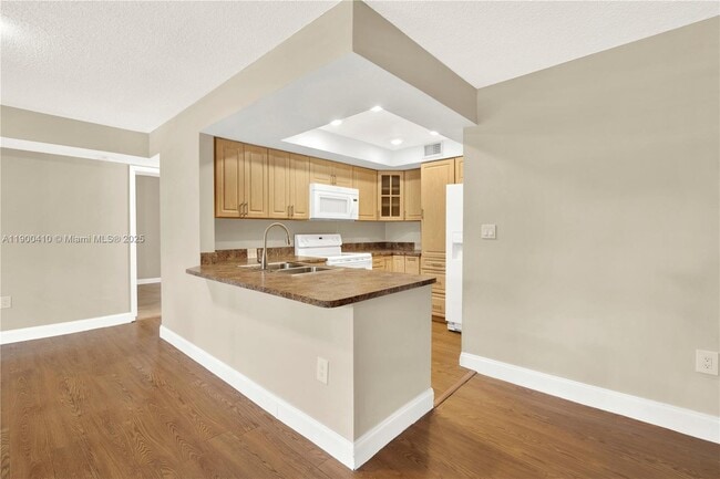 Building Photo - 9255 SW 125th Ave