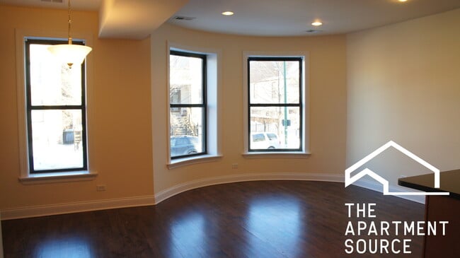 Building Photo - 2840 N Albany Ave