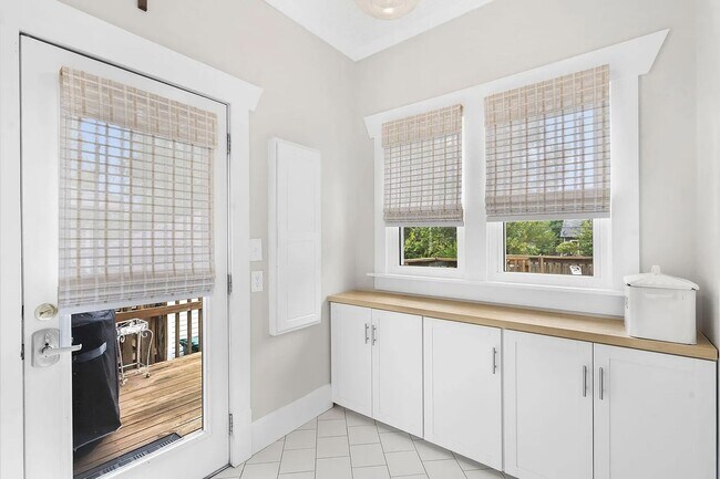 Foto del edificio - 4 bed 2 bath house